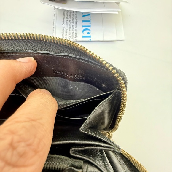 🖤 Gucci GG Guccissima Black Leather Zip-Around Wallet (Authenticated)‎ - Picture 11 of 11